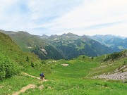 Bello il ‘Sentiero delle panchine ‘ ad anello da San Simone-Passo San Simone + Forcella Rossa-17giu25 - FOTOGALLERY